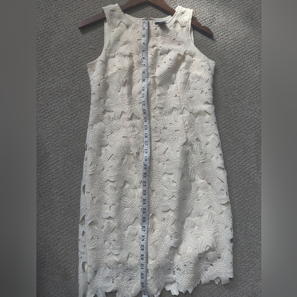 Ann Taylor Floral Cutout Dress Size 6P - Picture 2 of 9
